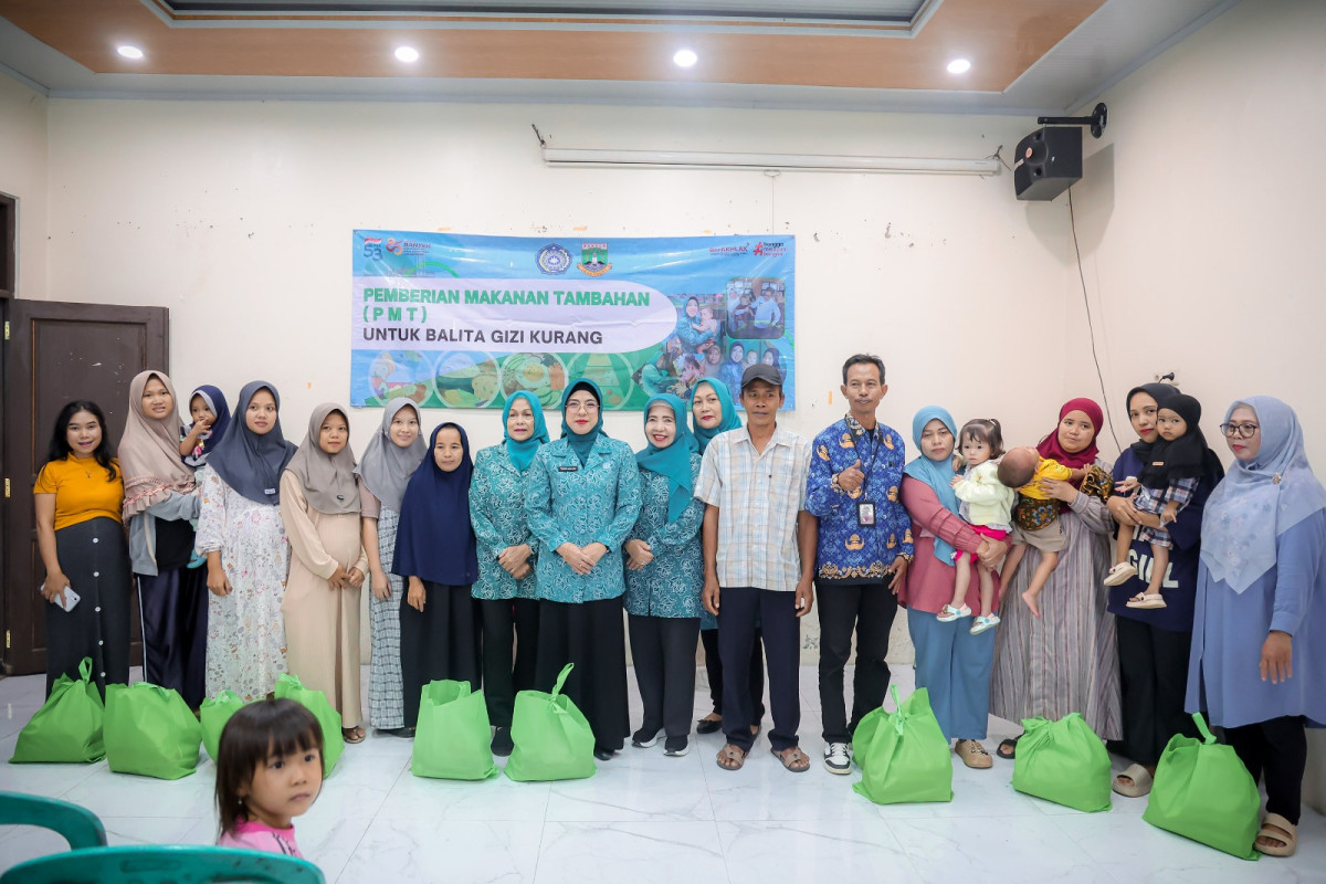 Tinawati Andra Soni Salurkan PMT Balita dan Pangan Bergizi untuk Ibu Hamil di Pabuaran