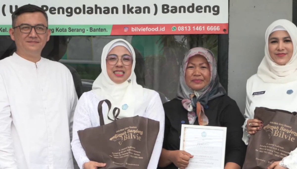 TP PKK Banten Beri Penghargaan ke Tiga Perempuan Inspiratif di Kota Serang