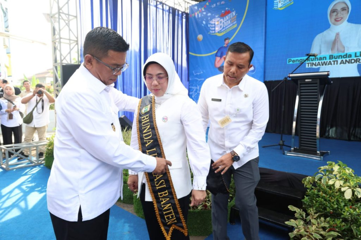 Ketua TP PKK Provinsi Banten Tinawati Andra Soni Dikukuhkan Sebagai Bunda Literasi Provinsi Banten